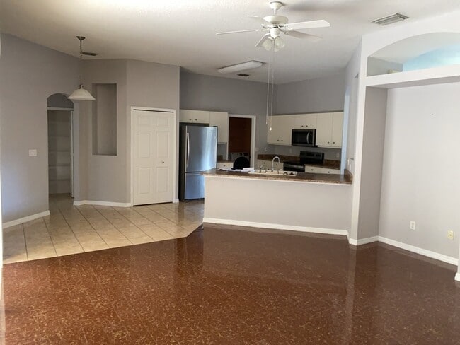 Building Photo - 8 Black Water Way