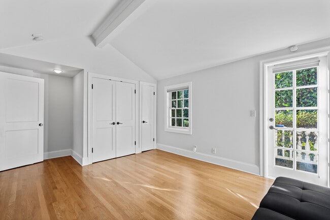 Building Photo - 1435 Newport Way