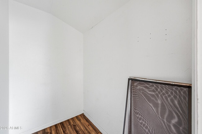Building Photo - 436 W Clark St