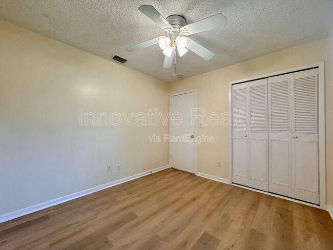 Building Photo - 1005 Bradford Dr