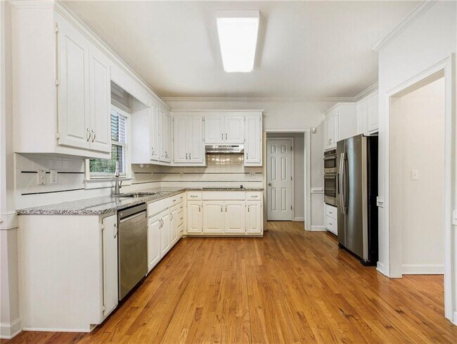 Building Photo - 1245 Denmark Dr SW