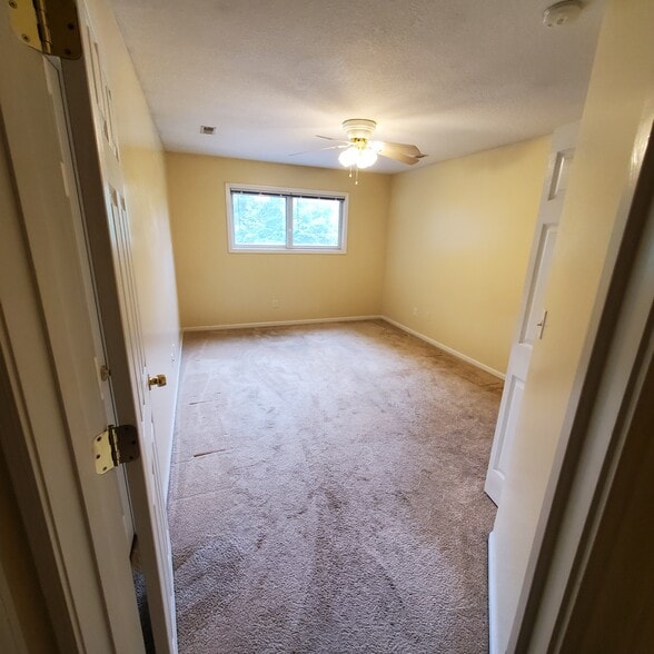 Bedroom #1 - 5330 Godas Cir