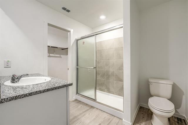 Building Photo - 4040 Equestrian Dr