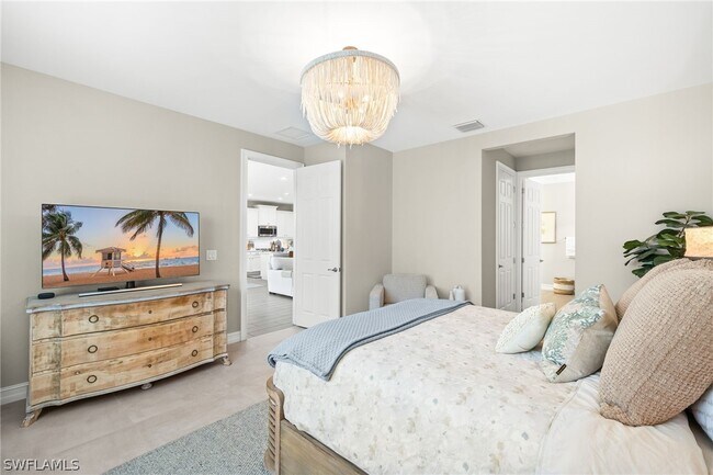 Building Photo - 14546 Tropical Dr