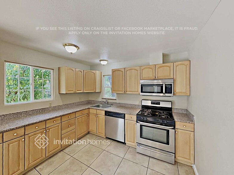 Building Photo - 4640 Plantation Dr