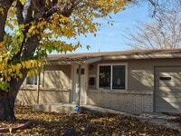 Building Photo - Beautiful 3 bedroom 2 bathroom home