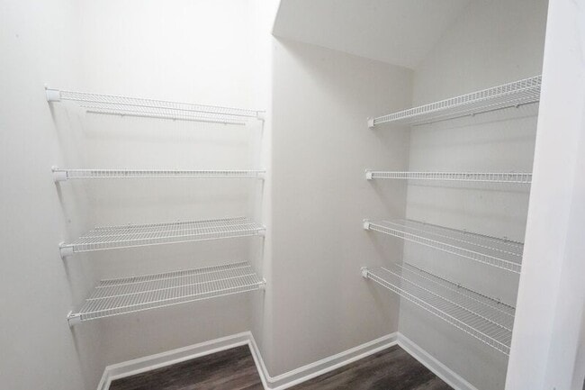 Building Photo - 165 Greyfield Cir