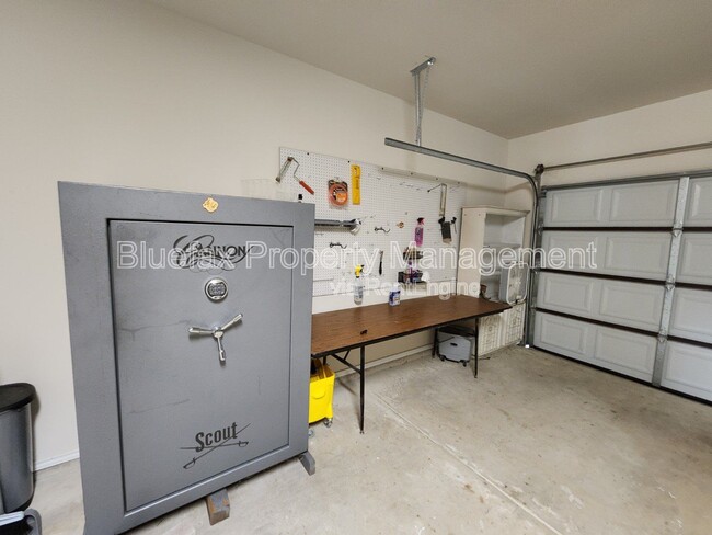 Building Photo - 11423 Sea Gull Ct