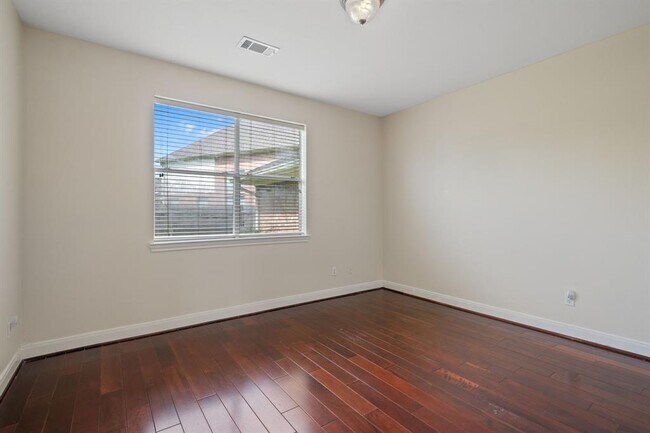 Building Photo - 6026 Briar Hill Ct