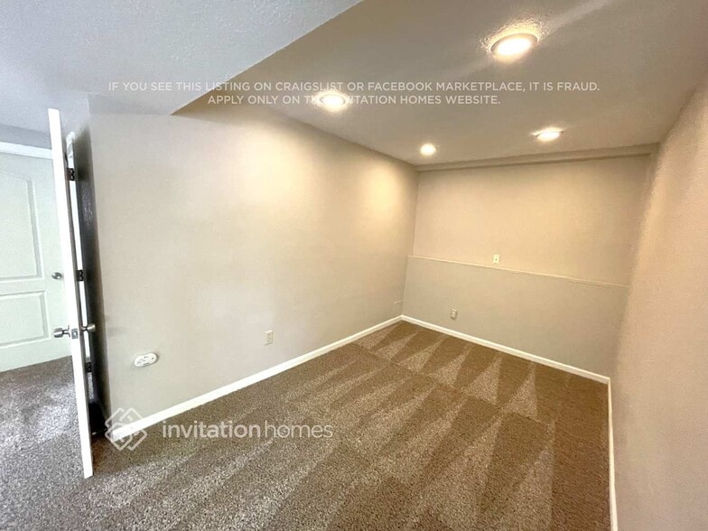 Building Photo - 4752 S Yampa St