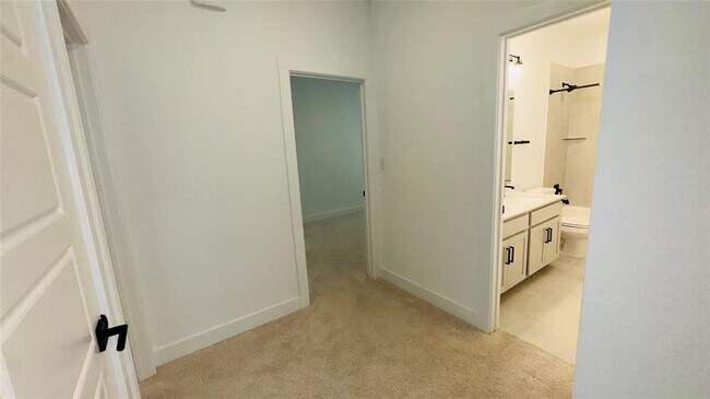 Building Photo - 1332 S Brook Dr