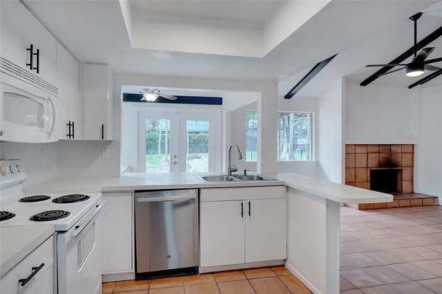 Building Photo - 307 Lone Oak Cir