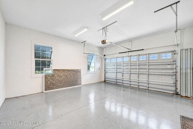 Building Photo - 2889 Avalonia Dr