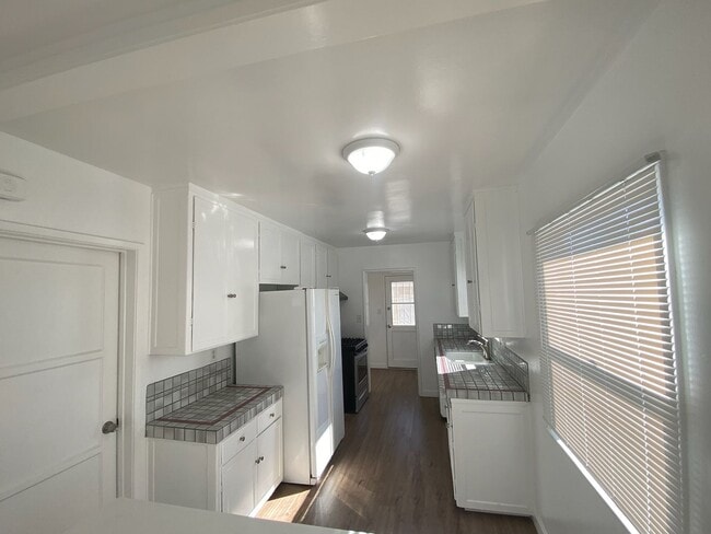 Building Photo - Three bedroom home in Lakewood now available!