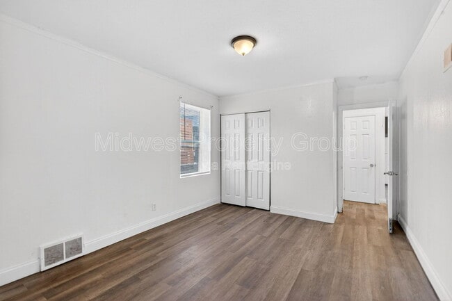 Building Photo - 2352 Rockdale Ave