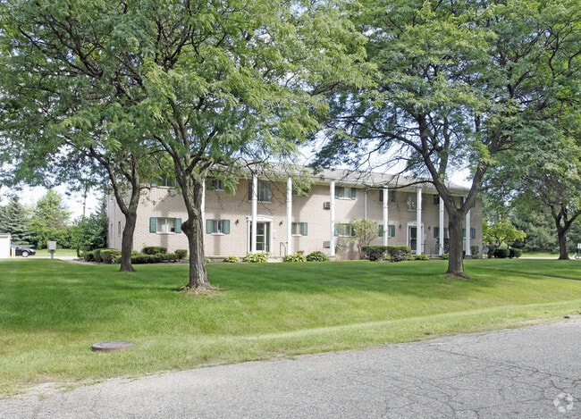 Building Photo - Clarkston Place Apartments