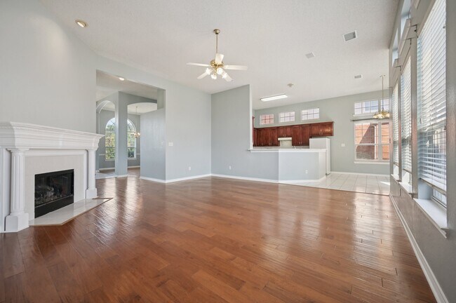 Building Photo - 4400 Foxtail Ln