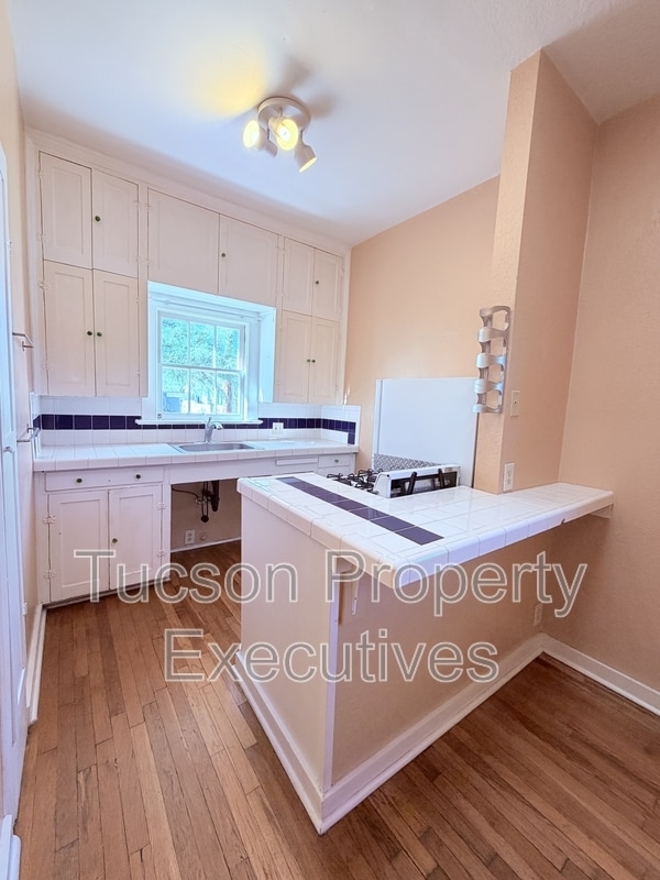 Building Photo - 1222 N Olsen Ave