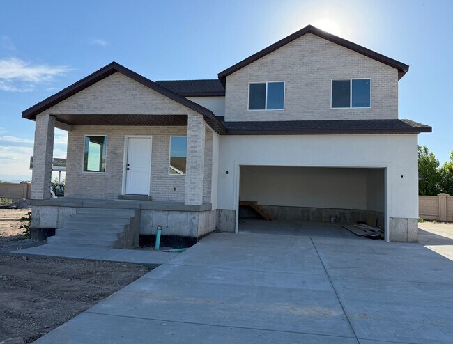 Building Photo - 266 S 400 E