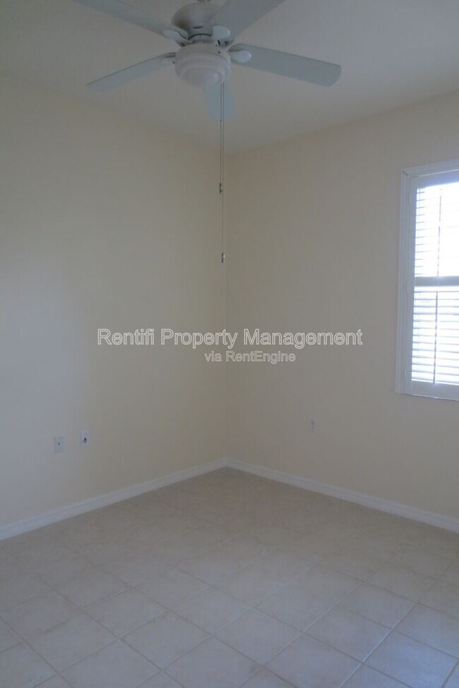 Building Photo - 12090 Summergate Cir