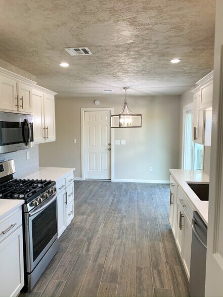 Building Photo - 217 E 30th St