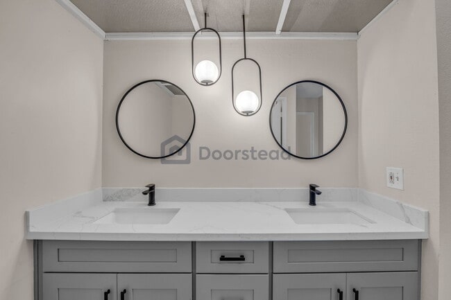 Building Photo - 4035 Egret Ct
