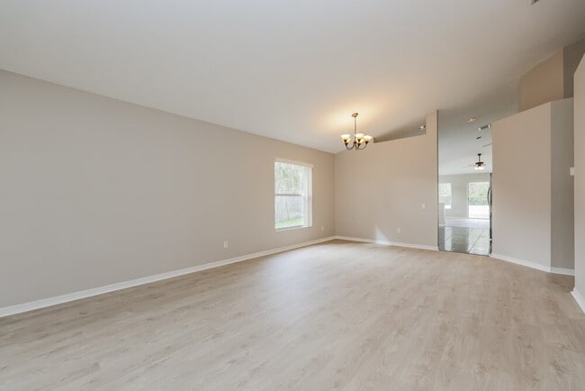 Building Photo - 29613 Morningmist Dr