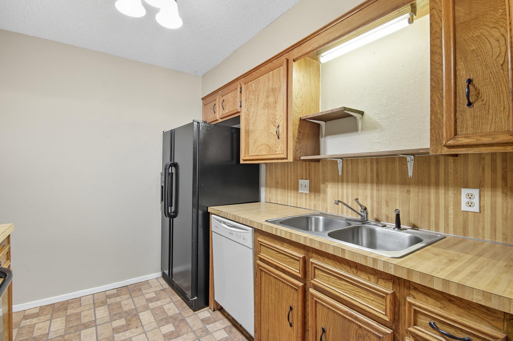 Building Photo - 4934 Greenslope Dr