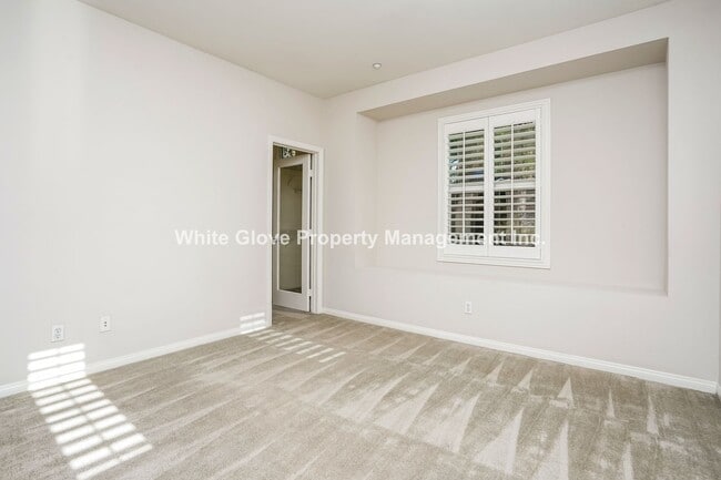 Building Photo - Charming 3-Bedroom Irvine Condo with Attached Garage and Community Amenities