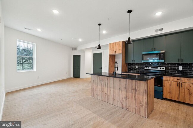 Building Photo - 4181 Mantua Ave