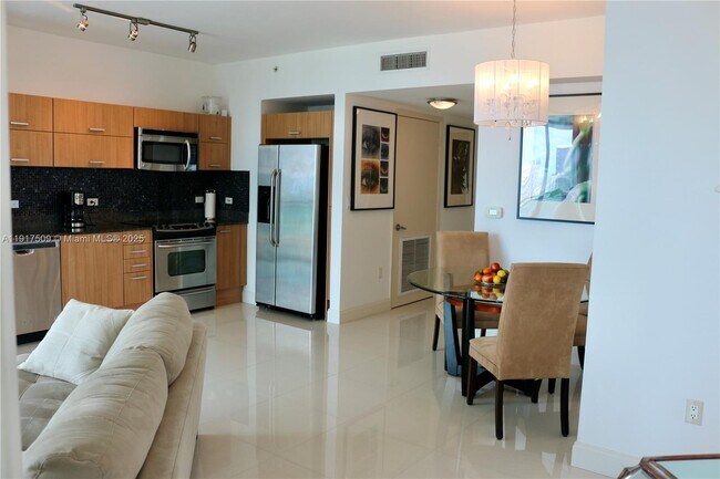 Building Photo - 350 S Miami Ave