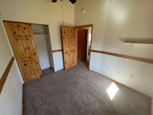 Building Photo - Century 21 Gold Rush - 2 bed, 1.5 bath (No...