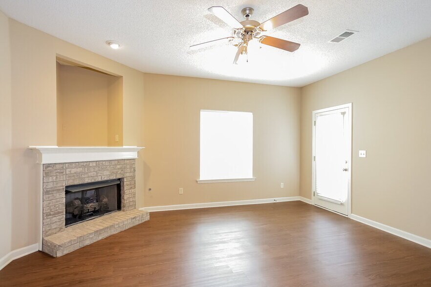 Building Photo - 1482 Lawson Dr