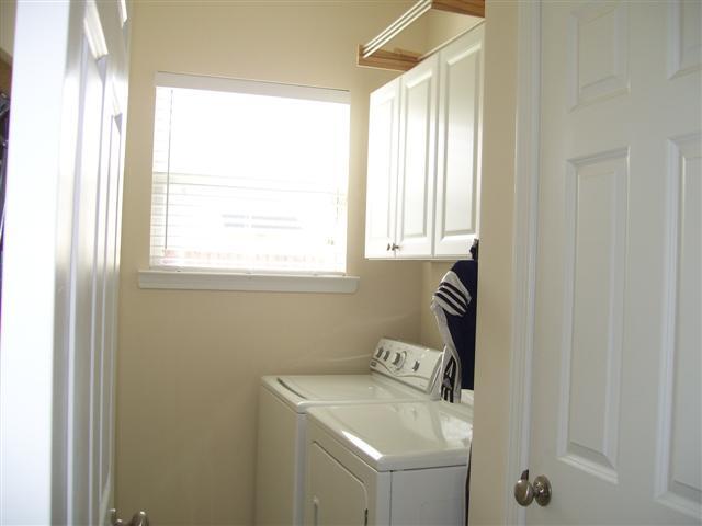 Building Photo - 35 Chapel Lake N