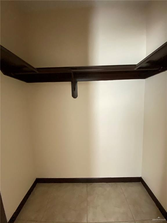 Building Photo - 31 W Daffodil Ave