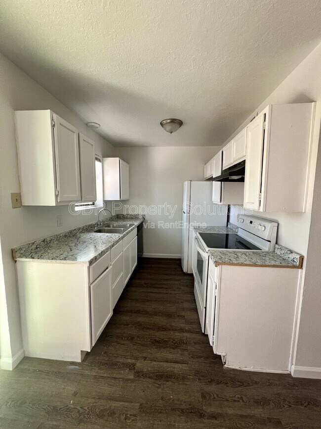 Building Photo - 420 Tennessee St NE