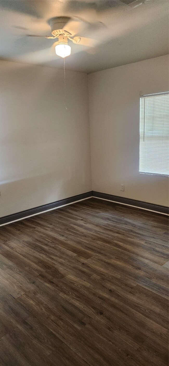 Building Photo - 5730 Pershing St