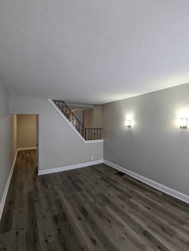 Building Photo - 3607 Mt Pleasant Ave