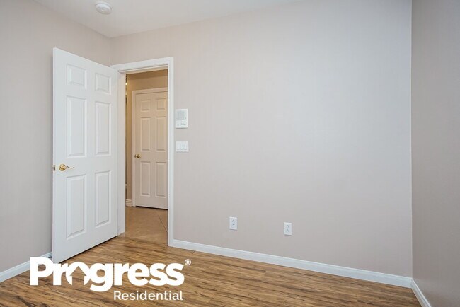 Building Photo - 10832 Spruce Bough St