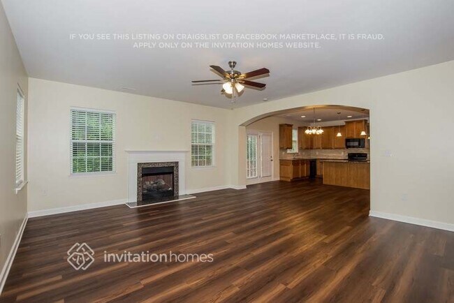 Building Photo - 1420 Bottle Brush Ln