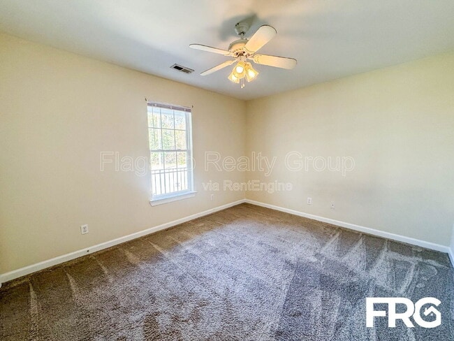 Building Photo - 5160 Deveron St