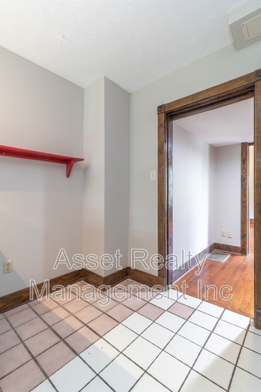 Building Photo - 820 Luttrell St