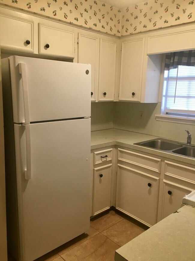 Building Photo - Sherwood rental!
