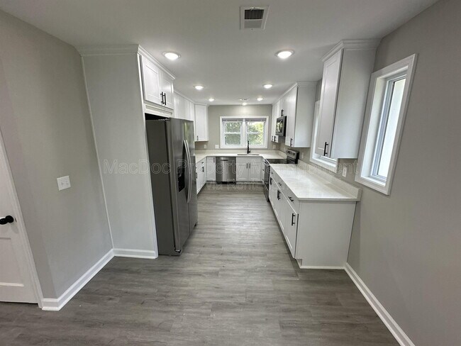 Building Photo - 12317 Metlock Rd