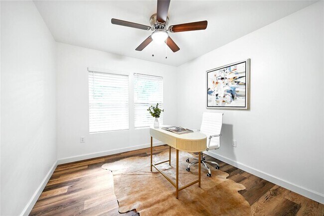 Building Photo - 1610 Antoine Dr