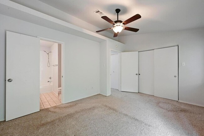 Building Photo - 1815 River Crossing Cir