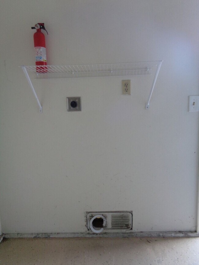 Building Photo - 16621 Dolores Ln