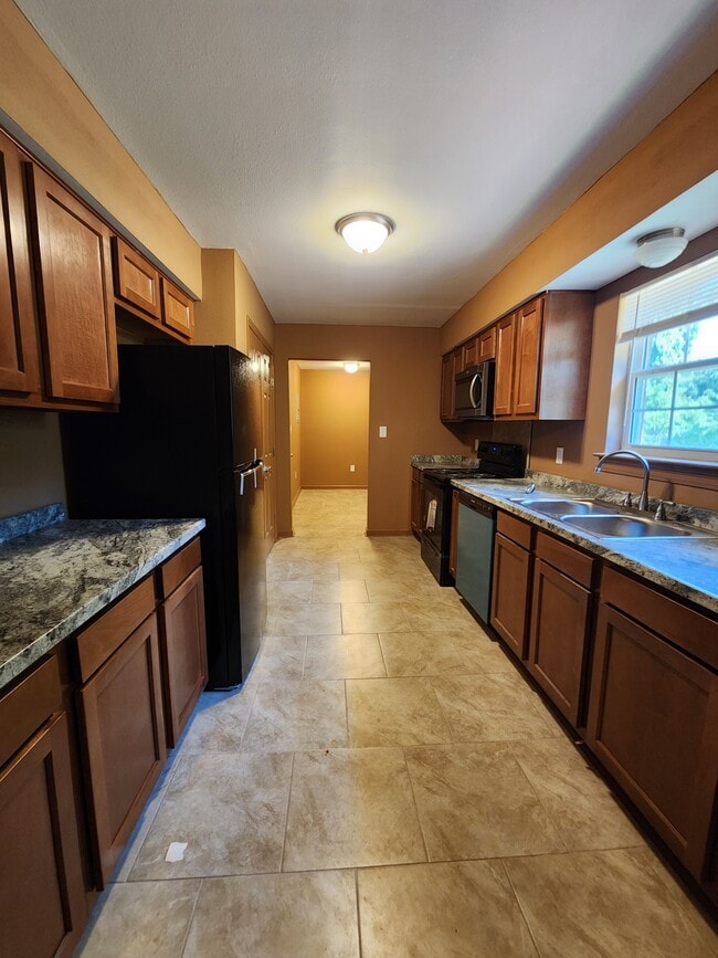 Building Photo - 208 Jarrell St