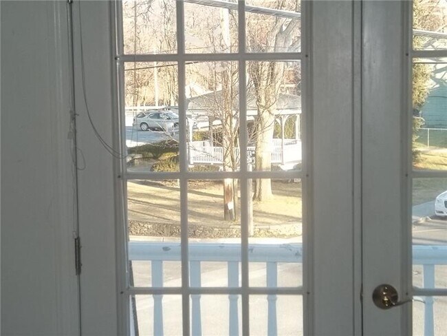 Building Photo - 1 Idlewild