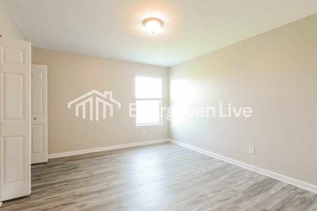 Building Photo - 1120 Sedgehill Ln